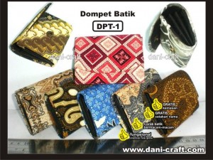 souvenir dompet batik