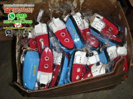 souvenir kapal laut