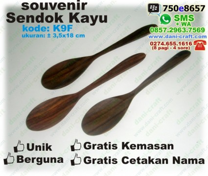 sendok kayu souvenir